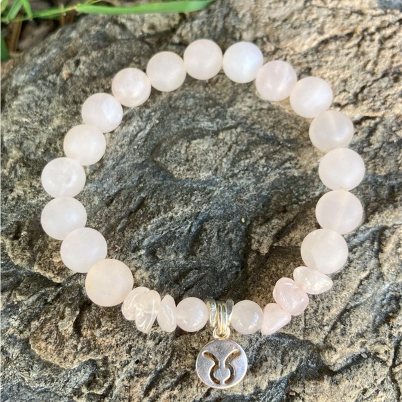 Rose Quartz Zodiac Bracelet ♉️ Taurus - Picture 2 of 5
